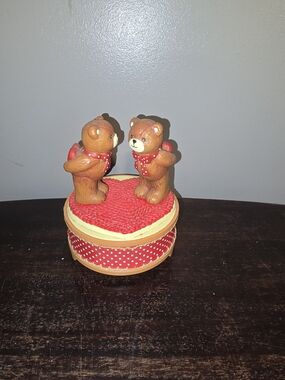 Enesco Lucy And Me Music Box Love Bears